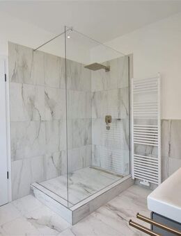 Erstbezug in OBK! Traumhafte 3-Zi-Whg mit Balkon & 2 Bädern - Düsseldorf