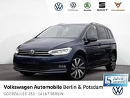 VW Touran, 2.0 TDI Highl, Jahr 2022 - Berlin