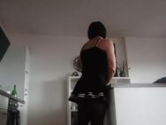 Crossdresser sucht dominante Dame oder zwei Freundinnen - Freiburg (Breisgau)