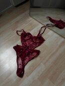 rotes Dessous in 20095