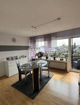 Großzügige 3,5 Raum Dachgeschosswohnung mit Balkon in Oberhausen-Königshardt - Oberhausen