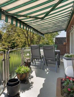 Hinreißende 3-Zimmer Dachgeschoss Wohnung mit Sonnenbalkon und Garage - Kerpen (Kolpingstadt)