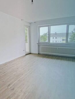Ihr neues Familiendomizil: Große 4-Zimmer-Wohnung mit BALKON und EBK - Paderborn