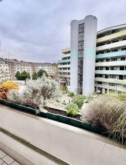Großzügige Wohnung mit drei Loggias in Top-Lage - Düsseldorf