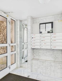 Stilvolles 1-Zimmer-Apartment im Herzen von Nymphenburg - mit Balkon, Gartenanteil & TG-Stellplatz - München