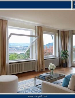 Villa mit 2 Wohneinheiten und Pool in Aussichtslage - Eningen (Achalm)