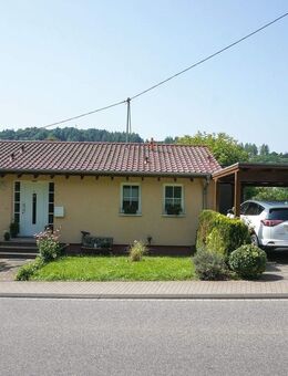 Gepflegter Bungalow mit herrlichem Weitblick, großem Grundstück und Wellness-Oase - Kyllburg