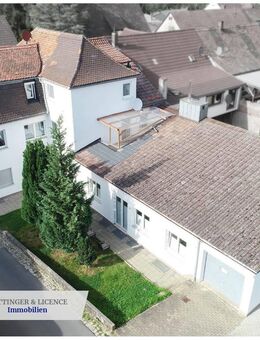 Solide Investition: Kernsaniertes Mehrfamilienhaus mit 5 vielversprechenden Mieteinnahmen in Uffenheim zu verkaufen - Uffenheim