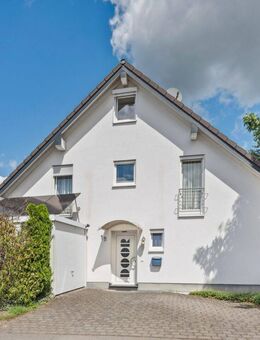 Modernes Einfamilienhaus mit Garage und Kamin in zentraler Lage von Siegburg - Siegburg