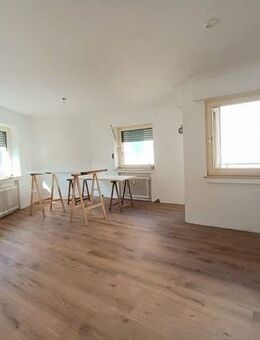 DU-Dellviertel, Claubergstraße 21 - Sehr großzügige 3-Zimmer-Wohnung mit Balkon + Aufzug ab Mitte Oktober zu mieten !! - Duisburg