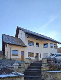 Vielseitiges Traumhaus im Grünen - großzügiger Garten & herrlicher Panoramablick - Breitenheim