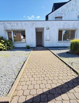 Erdgeschosswohnung mit separatem Eingang und Terrasse - Bedburg-Hau
