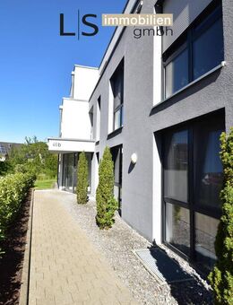 Exklusive 3,5-Zimmer-Wohnung mit XXL-Terrasse, Designküche & 2 Kfz-Stellplätzen - jetzt besichtigen! - Heimsheim