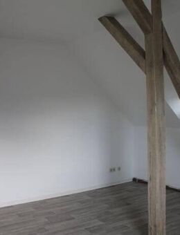 Altbau - 1-Zimmer-Wohnung mit Dachterrasse - Flöha