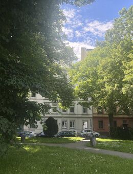 Erster Bezug nach Sanierung, 1A-Lage, altersgerechte exklusive 3-Zimmer-Altbau-Wohnung am Park - Frankfurt (Main)