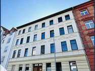 Helle Altbauwohnung mit charmanten Dielenboden und Tageslichtbad - mit moderner EBK Mai 2025! - Magdeburg