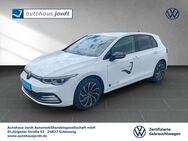 VW Golf, 2.0 TDI VIII MOVE, Jahr 2023 - Schleswig