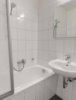 mit Balkon und Ausblick - bezugsfertig! - Halle (Saale)