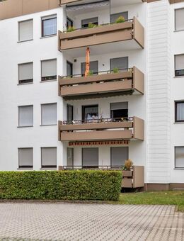 Provisionsfrei: 4-Zimmer-Hochparterre-Wohnung mit Balkon in Augsburg-Lechhausen - Augsburg