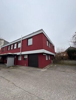 Großzügiges Wohn/Gewerbehaus mit integrierter Arztpraxis – 300 m² Wohn- und Nutzfläche in Trostberg. - Trostberg