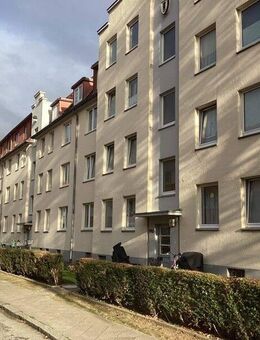 Schöne 2 Zimmer Wohnung mit Balkon zu sofort anmietbar! - Lübeck