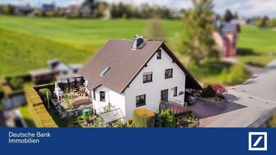 "Traumhaftes Einfamilienhaus mit Einliegerwohnung und Panoramablick!"