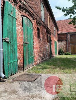 Platz zum Leben und Arbeiten - idyllisches Anwesen mit zwei Wohneinheiten, Scheune, Garten & mehr - Jerichow