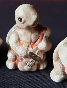 3 süße kleine musizierende Schildkröten - handbemalte Keramikfiguren - Niederfischbach