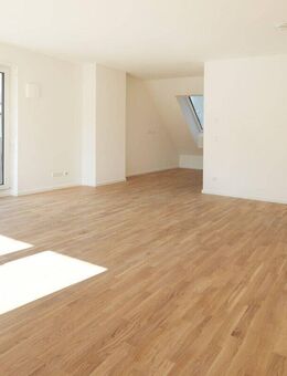 *Ein Zuhause zum Verlieben - Stilvolle 4,5-Zimmer-Dach-Maisonette mit Sonnenloggia zum Erstbezug* - München