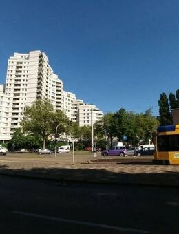 schöne 2-Zimmerwohnung, Seniorengerecht mit Sonnenbalkon und Tiefgaragenstellplatz in Gelsenkirchen - Gelsenkirchen