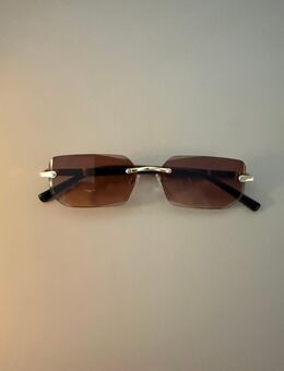 DEKO-SONNENBRILLE RETRO SHADE – DUNKELBRAUNE GLÄSER, ZEITLOSER LOOK - Langenberg