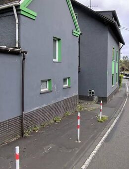 Mehrfamilienhaus mit Garage und viel Potenzial! - Arzbach