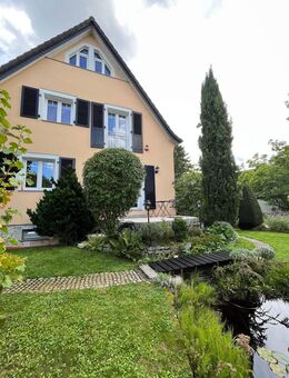 Sehr gepflegtes Einfamilienhaus mit schönem Garten - Bad Homburg (Höhe)