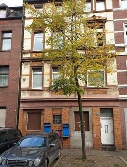 Sanierungsbedürftiges Mehrfamilienhaus in Duisburg zu verkaufen. - Duisburg