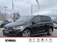 VW Touran, 1.5 TSI R-LINE, Jahr 2024 - Mindelheim