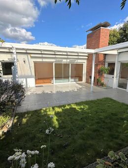 Ruhiger Atrium-End-Bungalow mit Keller und Garage - Schenefeld (Landkreis Pinneberg)