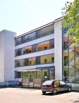 Attraktive Zwei-Zimmer-Wohnung mit Doppelgarage und Entwicklungspotenzial in Altensteig-Wart - Altensteig