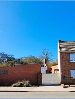 Einfamilienhaus bzw. Mehrgenerationenhaus mit Baugrundstück in Ortsrandlage von Vettweiß-Lüxheim - Vettweiß