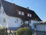 Schönes Einfamilienhaus mit Einliegerwohnung und gepflegtem Garten - Steinfeld (Bayern)