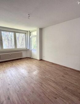 Duisburg, Brucknerstraße 7, 2. Obergeschoss, 1.WE v.links - Duisburg