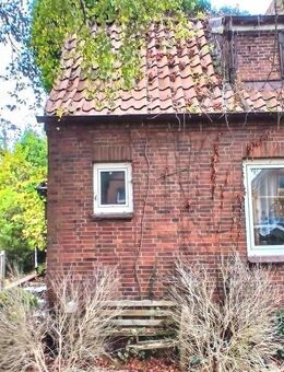 Historische Fischerhäuser in Finkenwerder - Doppelhaushälfte und Grundstück - Hamburg