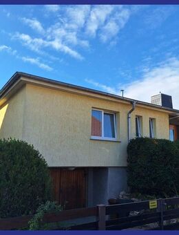 Bungalow mit schönem Grundstück sofort verfügbar - Naumburg (Saale)