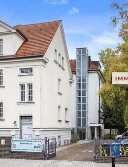 IMMOBERLIN.DE - Moderne Dachgeschosswohnung mit Lift & Pkw-Stellplatz - Potsdam