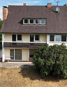 Sanierungsbedürftiges Zweifamilienhaus in renommierter Lage ! Plus traumhaftes Grundstück ! - Rückersdorf (Bayern)