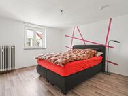 Ruhig und Zentral! Helle 4,5-Zimmer-Dachgeschosswohnung mit Sonnenbalkon und idealer Raumaufteilung - Laupheim