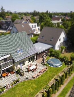 *Casa bifamiliare - Zweifamilienhaus - tlw. vermietet.*ca. 280 m² WNFl.* - Berlin