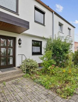 Gepflegtes RMH, ideal für eine Familie mit Terrasse, Balkon, Garage in Nürnberg-Reichelsdorf - Nürnberg