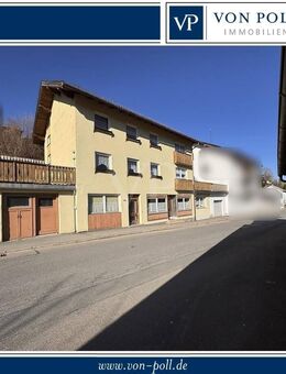 Geräumiges Wohn- und Geschäftshaus mit 6 Garagen - Regen