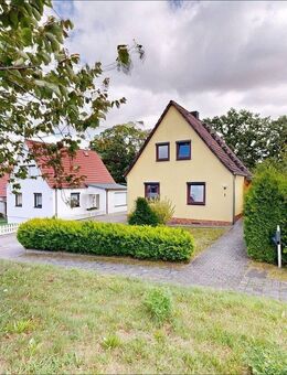 Provisionsfrei: Familienfreundliches Einfamilienhaus in Helbra mit Gartenidylle - Helbra