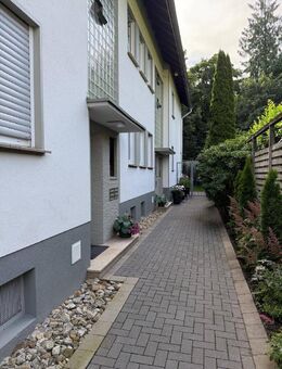 Schicke 2 1/2 Zimmer-Wohnung mit Einbauküche und Balkon am Obernberg - Bad Salzuflen